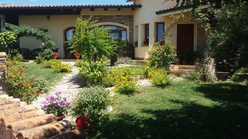 B&B Ottoulivi Сардара Экстерьер фото